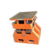 Ο κατασκευαστής σχεδιάζει, ανοίγει και κατασκευάζει μήτρες σφράγισης